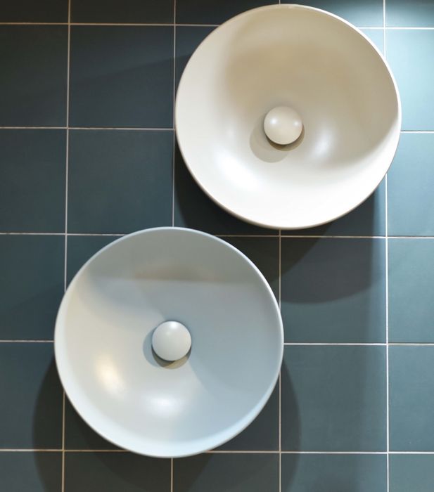 Bathroom colour
