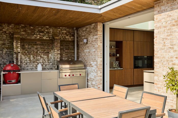 Outdoor kitchen provided by Alfresco Kitchens