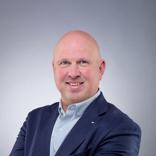 Duncan Grover - Schüco