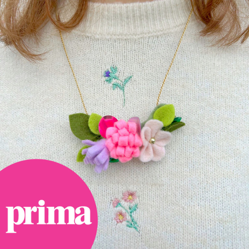 Felt flower necklace prima