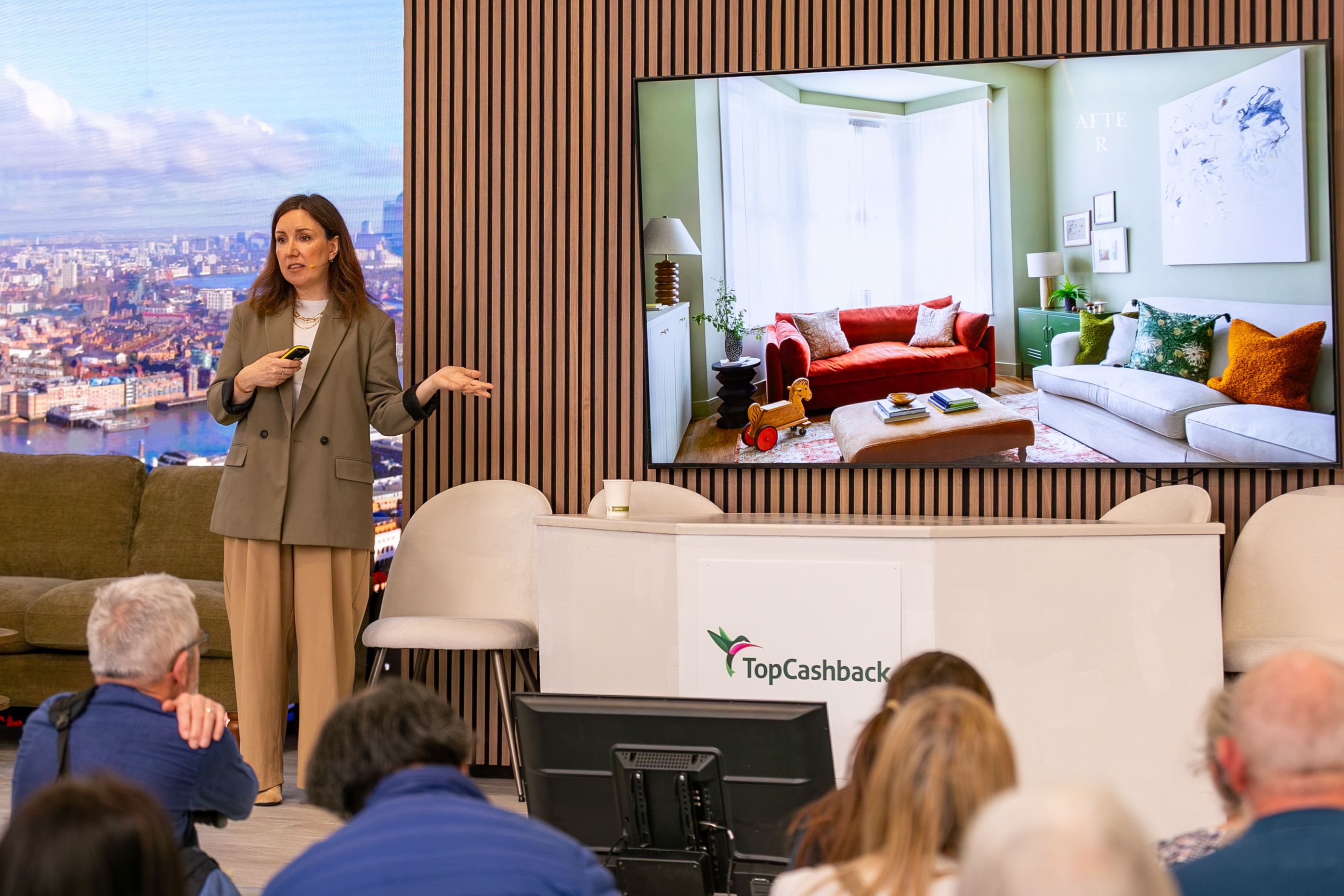 Emily Wheeler stage crowd