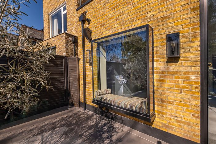 Frameless Window Seat