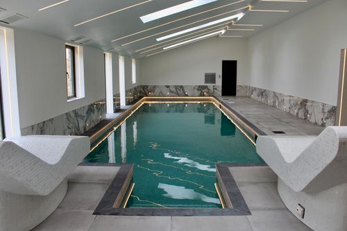 Tour of a complete indoor One Pool