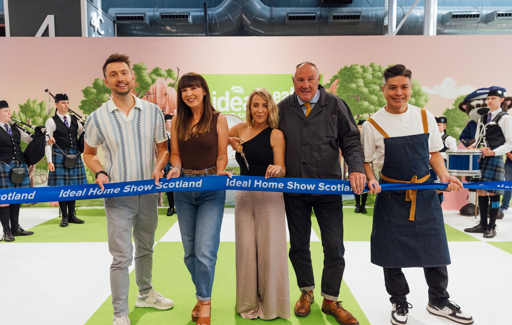 Celebrity Guests & Experts