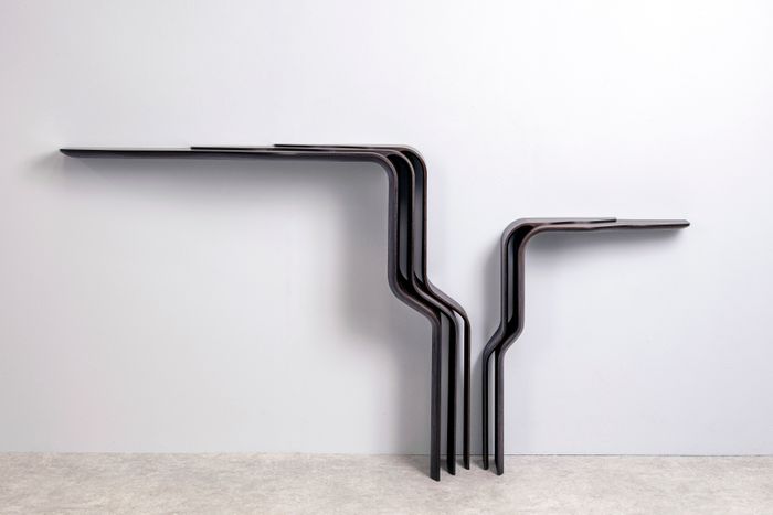 Conchiolin Console Table