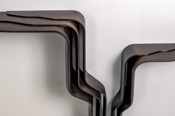 Conchiolin Console Table