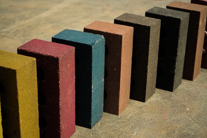 K-BRIQ®, UK-manufactured low carbon brick made from near 100% recycled UK construction & demolition waste