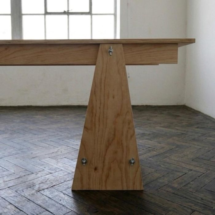 SKINNY ART. TRESTLE TABLE CONFIGURATION