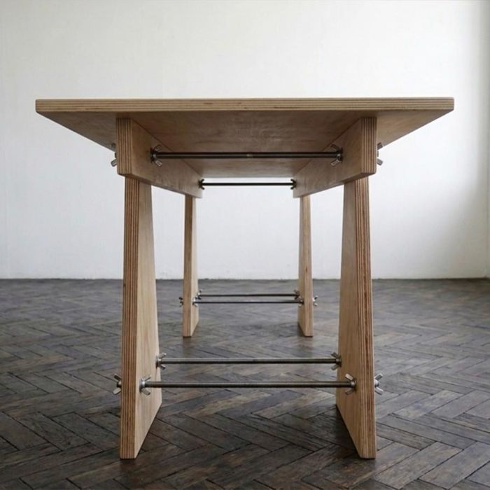 SKINNY ART. TRESTLE TABLE CONFIGURATION