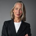 Shelley James