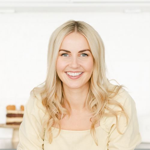 Jessie Bakes Cakes - 