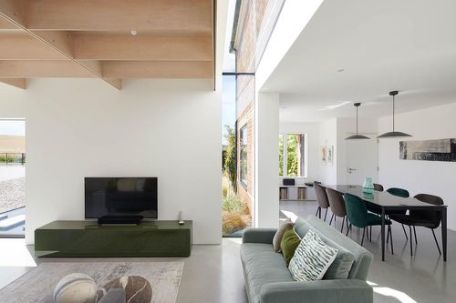Criss Cross House