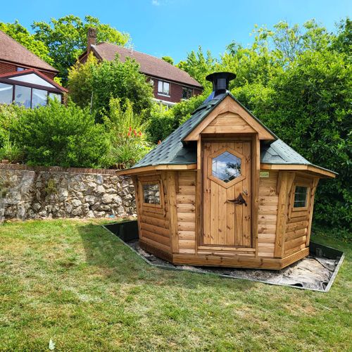 7m2 BBQ Cabin