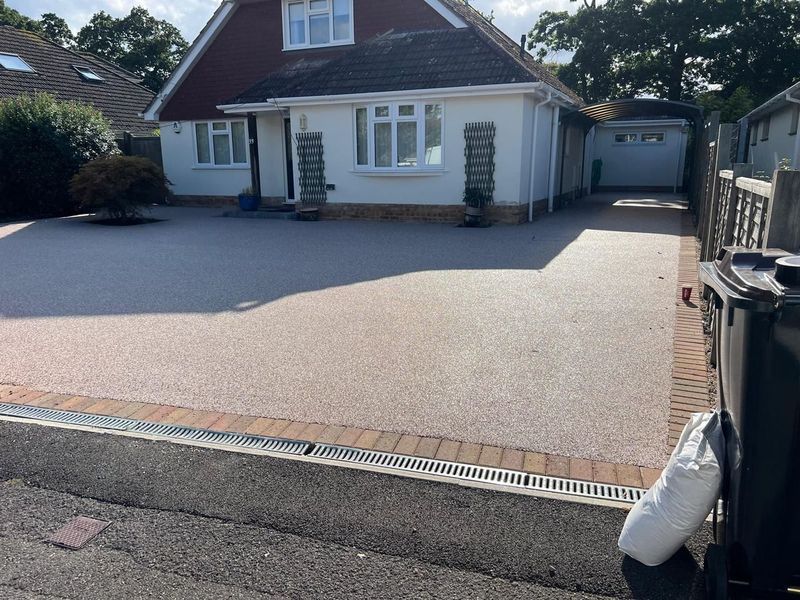 Harlequinn Harmony – RH12 Resin Driveway Transformation