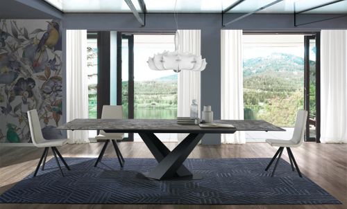 Victoria table