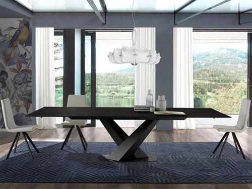 Victoria Dining Table