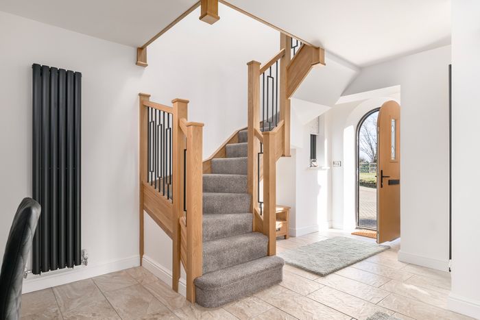 Oak Staircase with Metal Spindles 