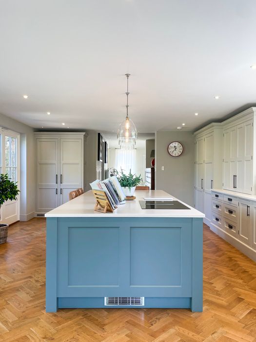 Traditional hand painted kitchen 