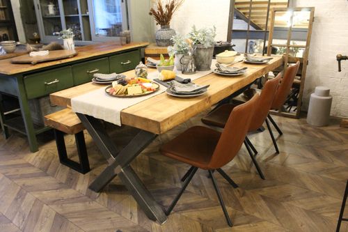 Chunky dining table with X-legs