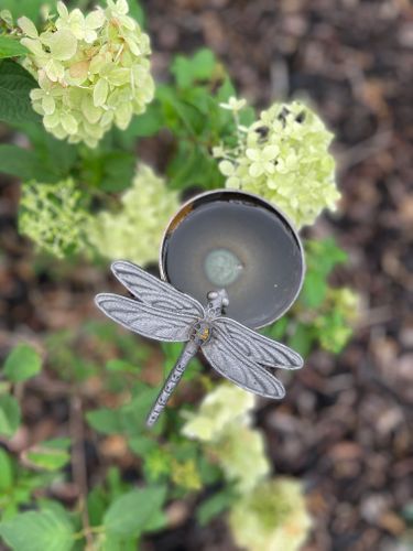 Bespoke garden feeder