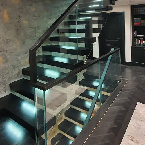 Floating Elegance: Cantilever Stairs