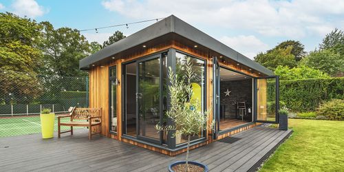 Garden Bar with Bifolds