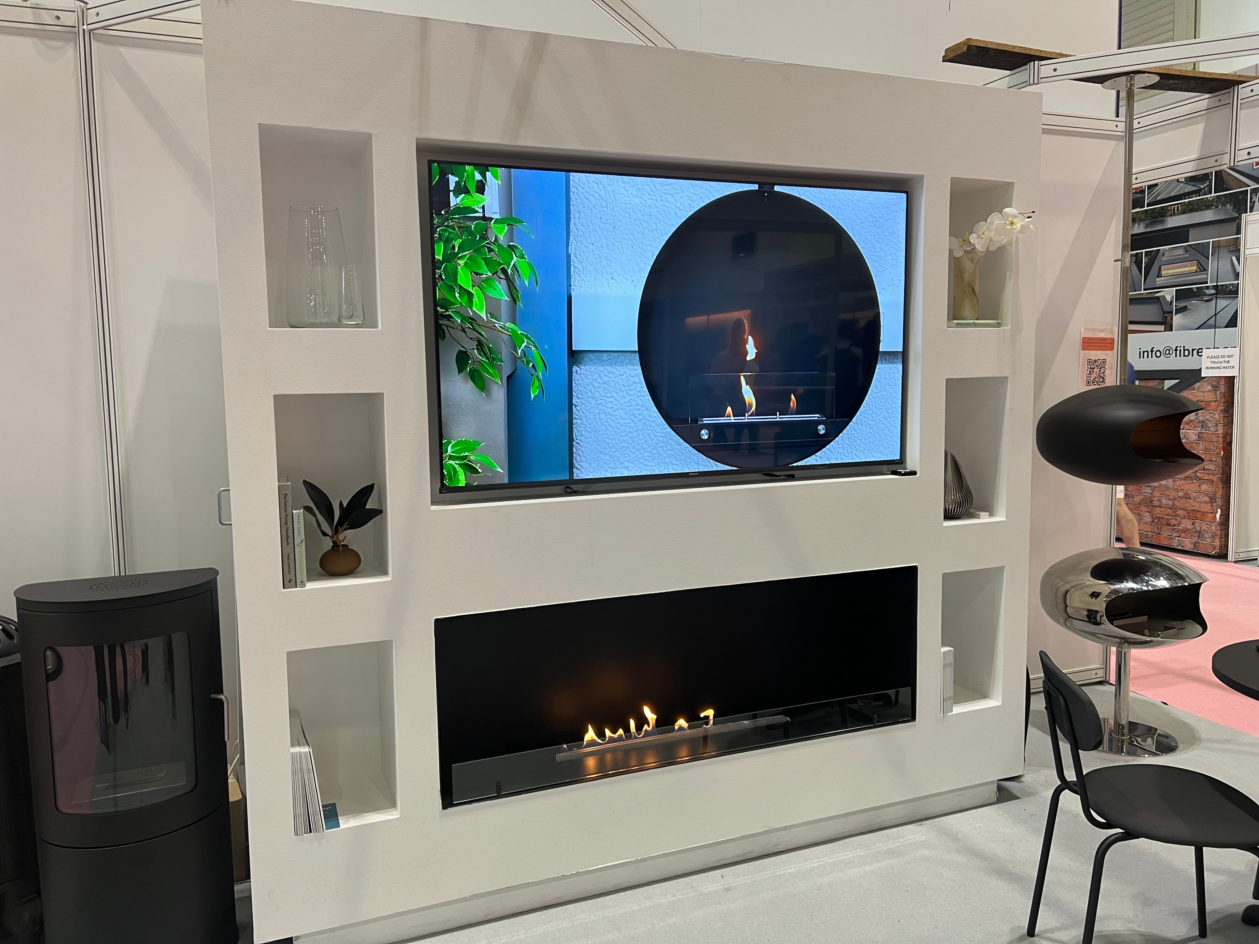 Foco One 1500 - Media Wall Fireplace