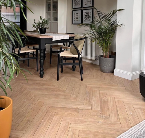 Desert Oak 12mm Herringbone Laminate
