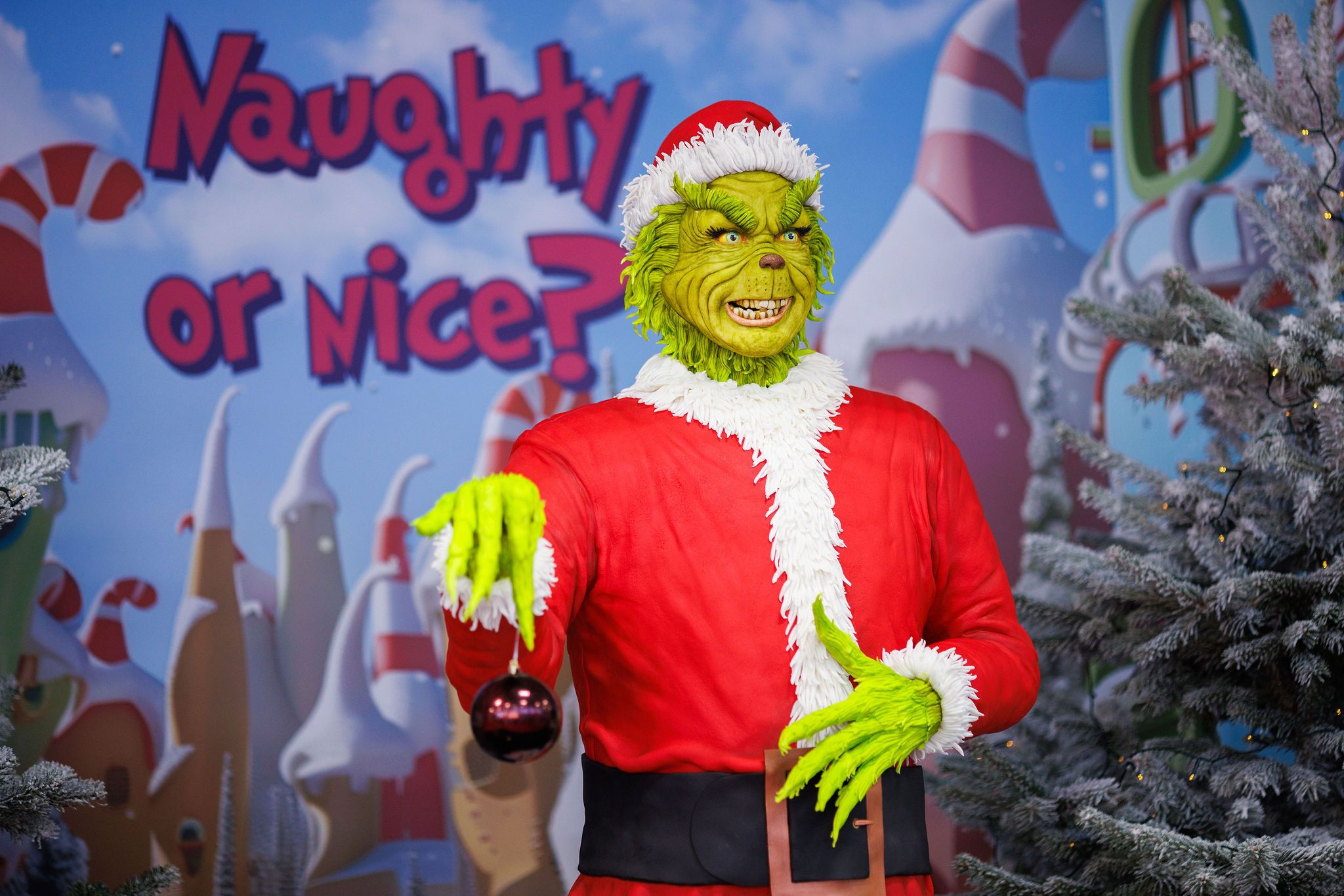 Grinch Showstopper