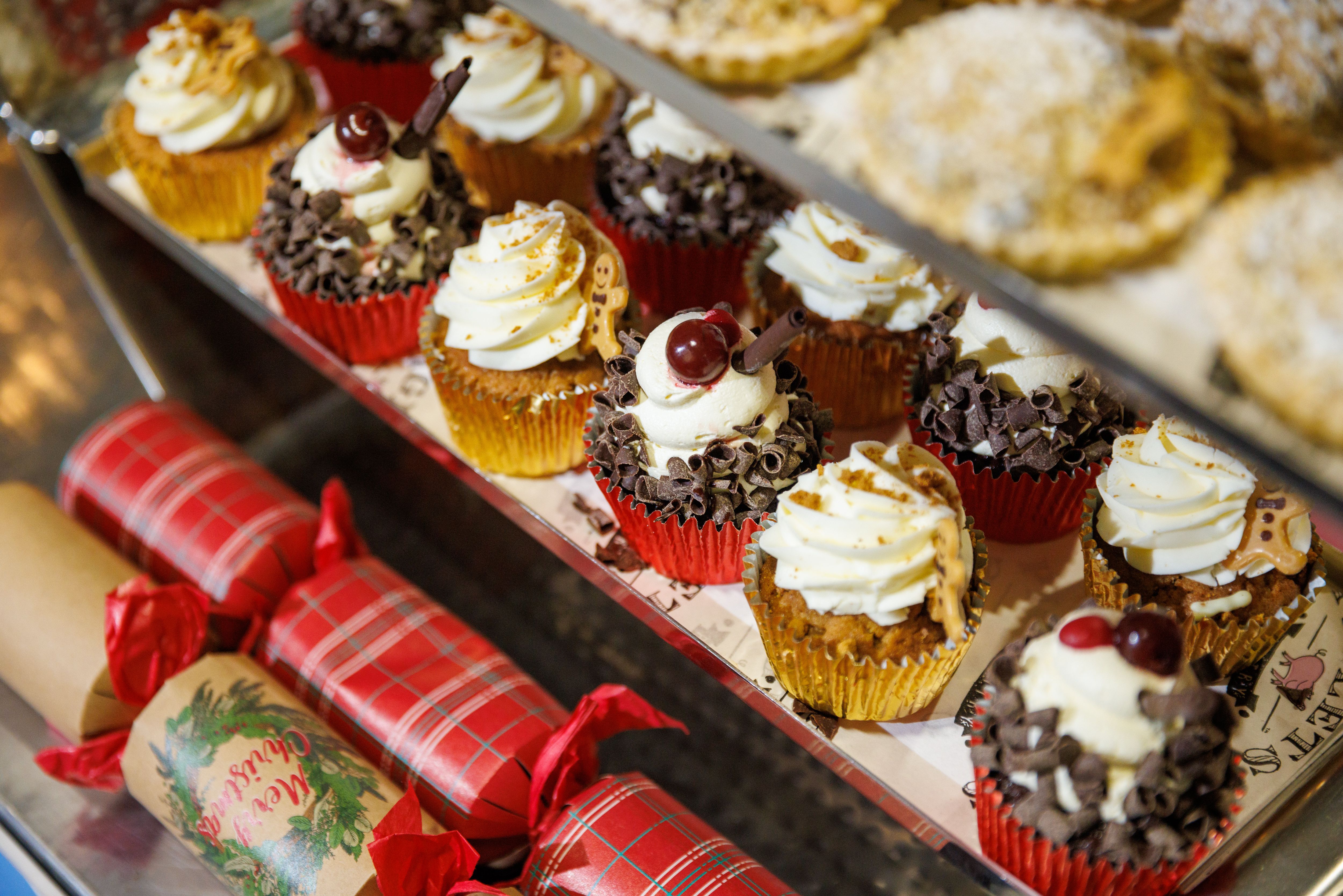 Eat and drink cakes