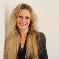 Tamsin Pickeral - Szerelmey Ltd