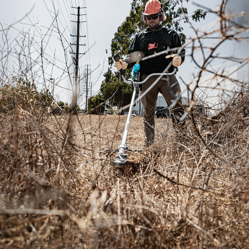 MAKITA UR012G XVG HEAVY DUTY BRUSH CUTTER