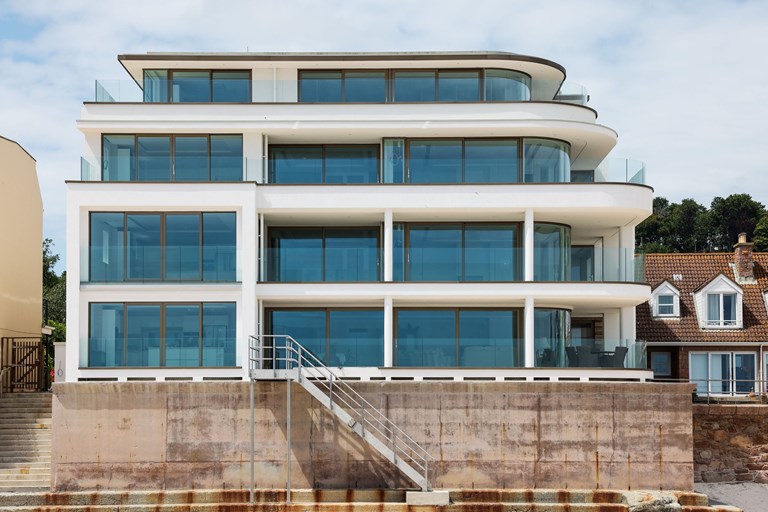 MODERN COASTAL ARCHITECTURE CREATED USING TECHNAL SYSTEMS