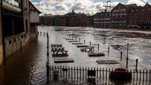 'We can't win war against water' - Environment Agency calls for £1bn a year to protect against flooding as climate warms | Construction Buzz #216
