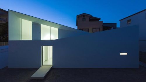 Takashi Yamaguchi & Associates designs house in Japan based on a Möbius loop | Construction Buzz #214