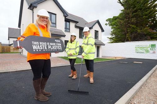 Plastic road built on new housing development | Construction Buzz #218