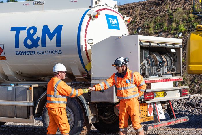 T&M PLANT HIRE BRING BOWSERS TO ONSITE ON HIRE