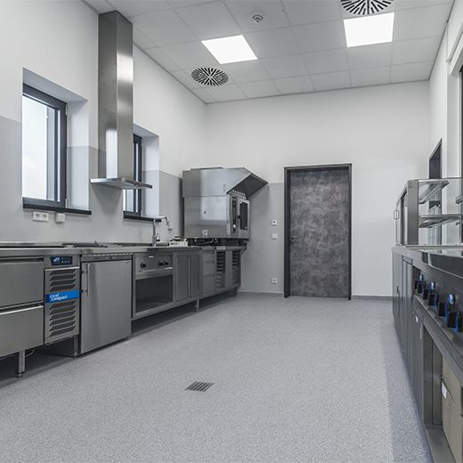 Sealing walls and floors with CW 510 and CW 512