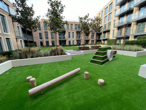 LUXURY PODIUM COURTYARD