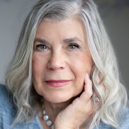 Sandi Rhys Jones - Consultant