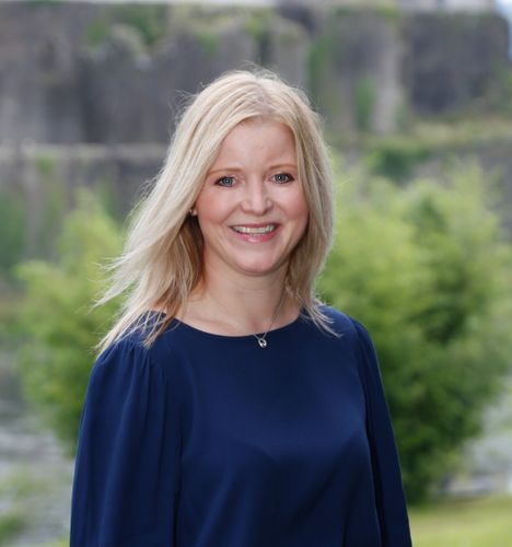 Ffion Jones - Beautiful Minds