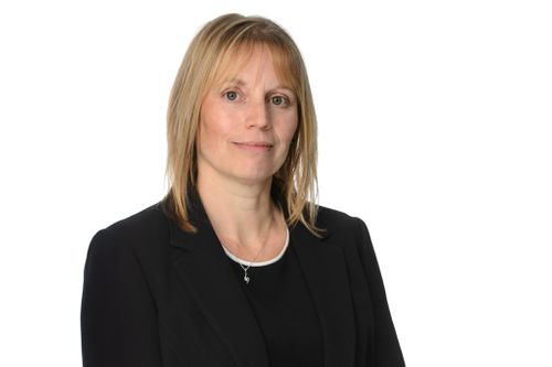 Kari Sprostranova - Mace