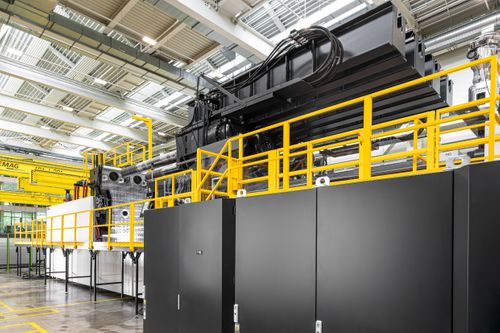 ENGEL builds the world’s largest injection moulding machine With the duo 12000 US, ENGEL opens up new dimensions in cost-efficient part production