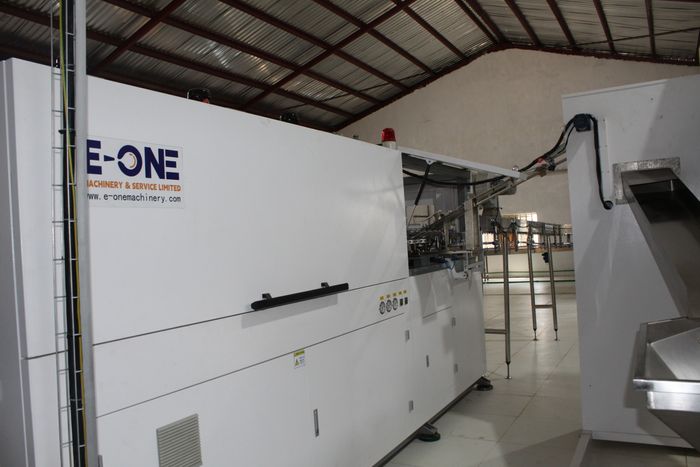 LIQUID FILLING MACHINE