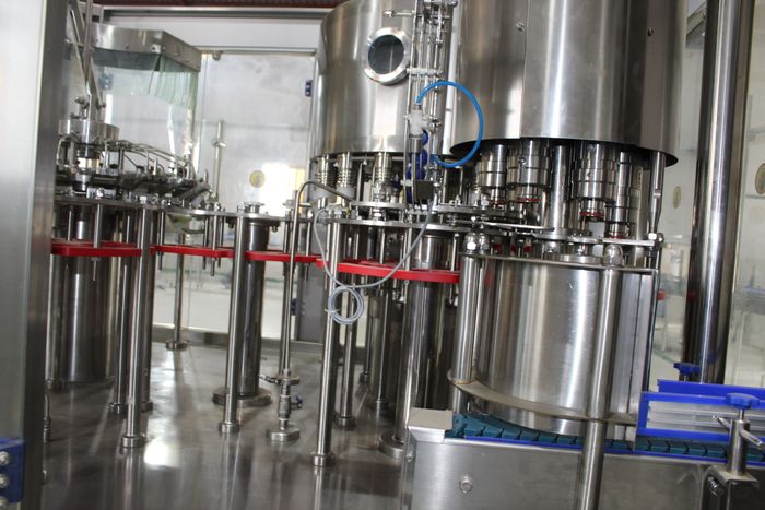 LIQUID FILLING MACHINE