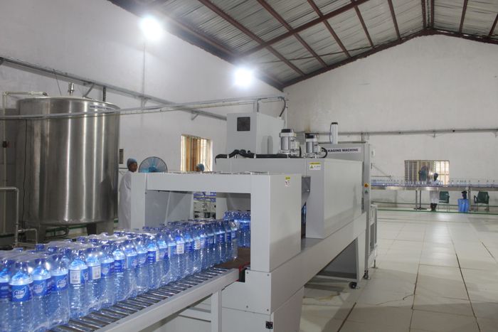 LIQUID FILLING MACHINE