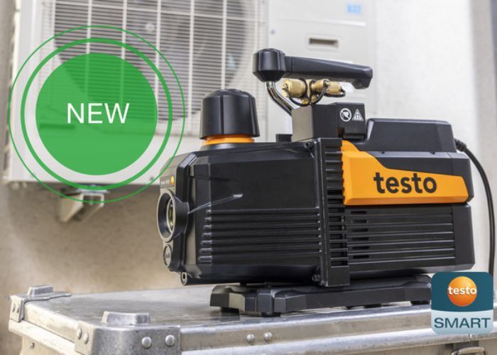 Evacuating refrigeration systems without time-consuming monitoring