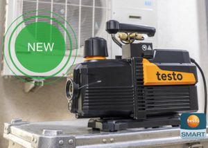 Evacuating refrigeration systems without time-consuming monitoring