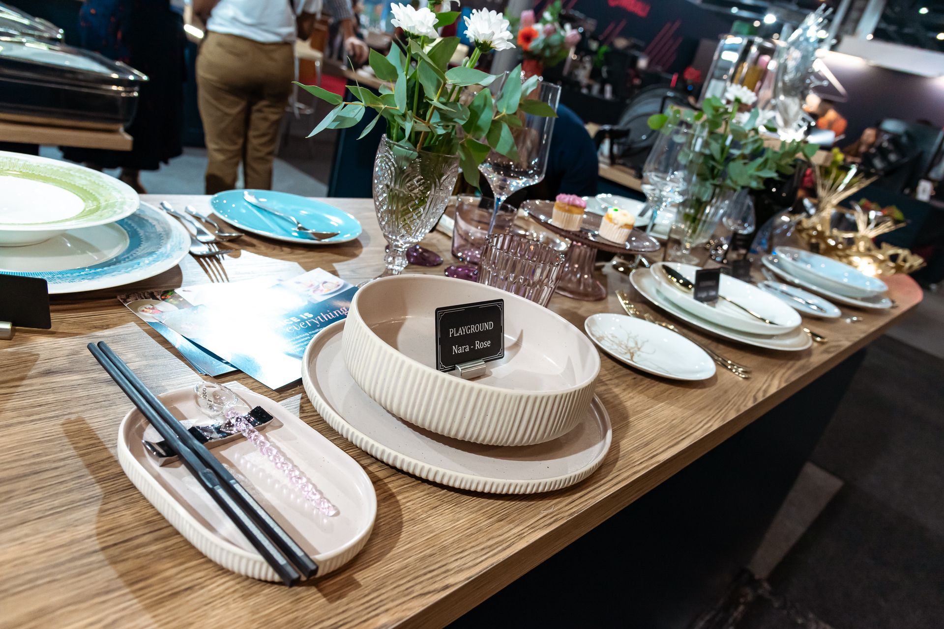 crockery display