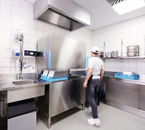 MEIKO AUTOMATIC HOODS SAVE 40 MINUTES PER SHIFT AND PROTECT STAFF